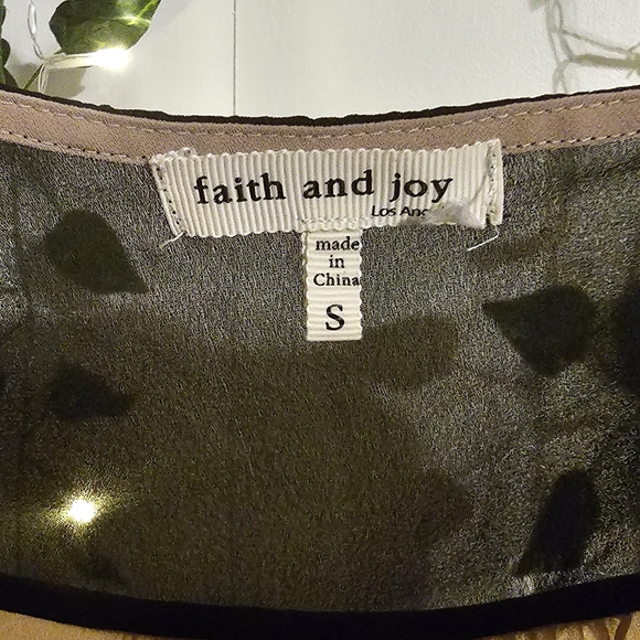 Pre Loved - Faith & Joy - Picture 3 of 5
